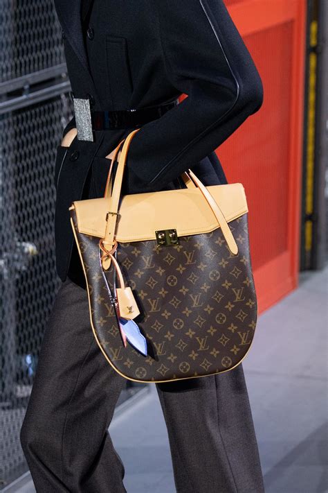 black louis vuitton bag 2019